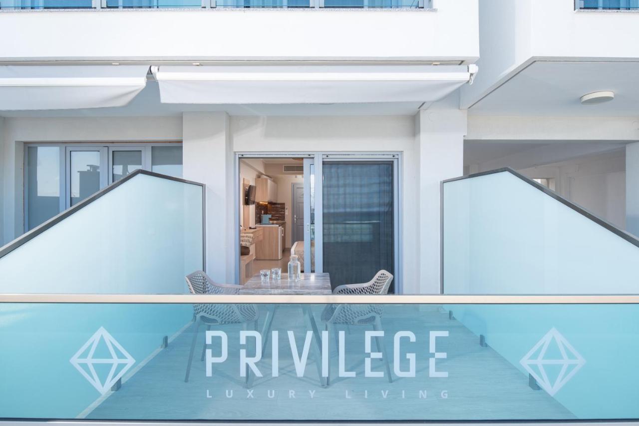 Privilege Luxury Living Sarti Bagian luar foto